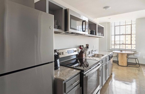 Central City Apartment | Landing | Stylish 1BD, Gym