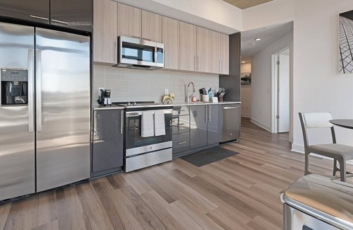 Baileys Crossroads Apartment | Landing | Stylish 2BD, Game Room, Gym