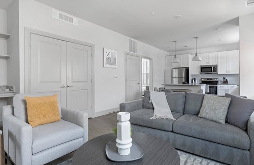 Tarrant County Apartment | Landing | Stylish 2BD, Gym, Clubhouse