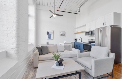 Greenville Apartment | Landing | Stylish 2BD, Yoga Studio, Gym