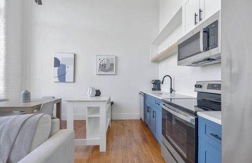 Greenville Apartment | Landing | Stylish 2BD, Yoga Studio, Gym