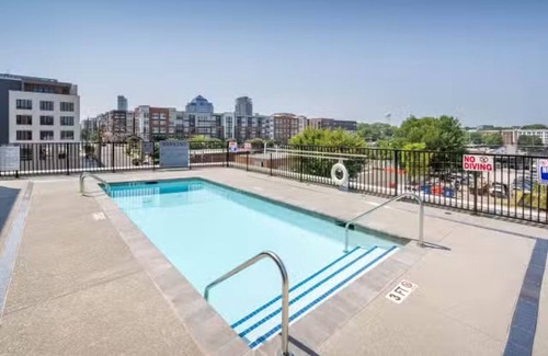 Durham Apartment | Landing | Stylish Studio, Rooftop Lounge, Pool