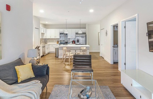 Willow Springs Apartment | Landing | Stylish 2BD, Gym, Clubhouse
