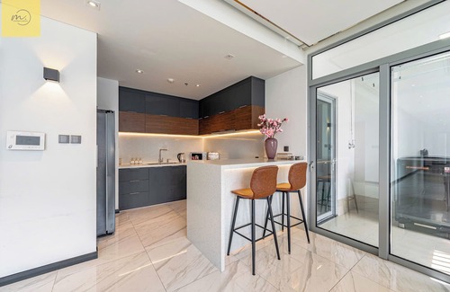 Hang Xanh Hotel | Landmark 81 Magical Tower Apartment