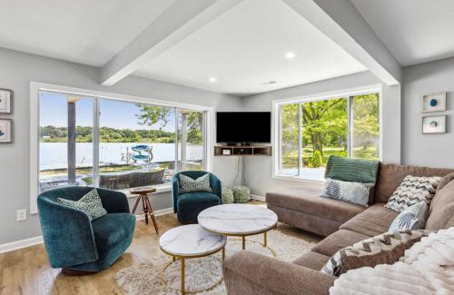 Portage Lakes House | Landmark Lakehouse - luxury living in PLX