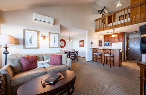 Egg Harbor Condo | Landmark Resort