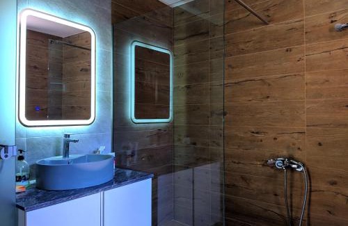 Pantokratoras Apartment | LANDR House