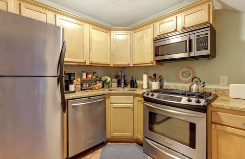 Hitch Village - Fred Wessels Homes Apartment | Landre’s Place @ Trustees’ Garden, | Historic