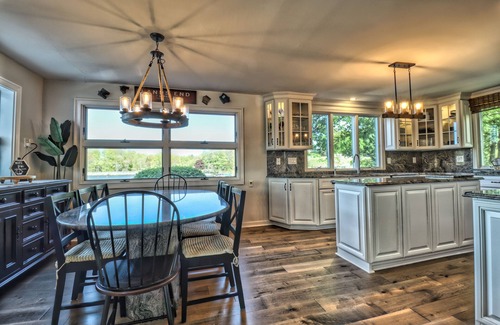 New Milford House | Land’s End – Direct Lake Front on Warner Point, Candlewood Lake, CT
