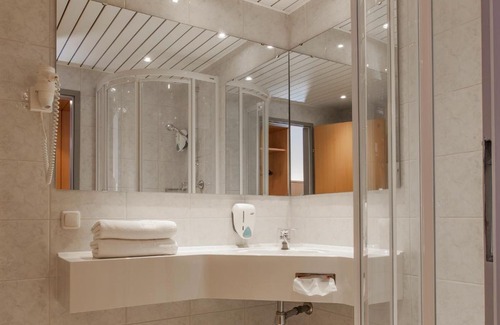 Rems Hotel | Landzeit Motor-Hotel St. Valentin