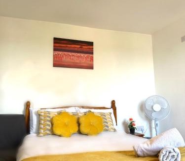 Derby House | Langdale House 5 bedroom 7 beds 3 bathrooms