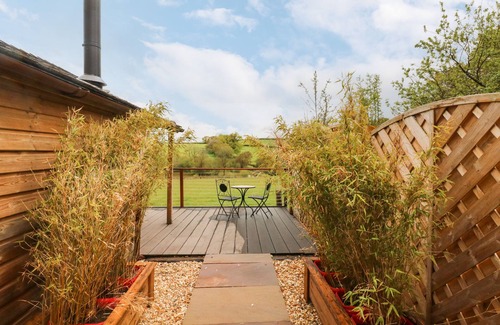 East Portlemouth Cottage | LANGDALE LODGE, pet friendly, with open fire in Sampford Courtenay