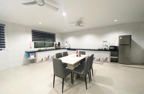 Kampung Bakau House | Langkawi Cozy Holiday Home at Taman Seri Aman by Zervin