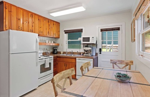 Cumming House | Lanier Lake House 30+ nights