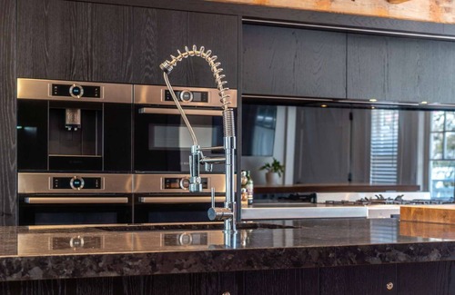 Surfdale Apartment | Lannan Beach House | Stay Waiheke