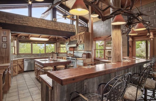 Sabinal Cabin | Lantana Lodge in Sabinal