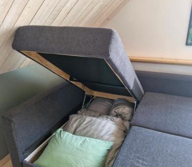 Motala Apartment | Lantligt boende i magasin