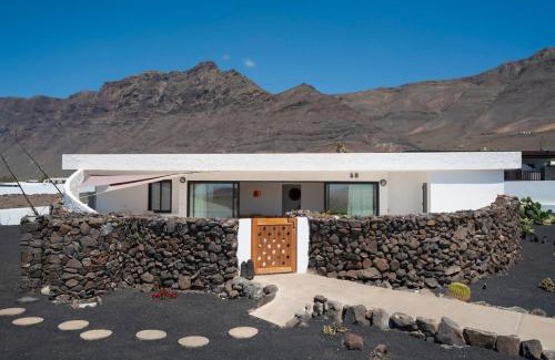 Urbanizacion Famara Apartment | Lanzarote Famara Beach Bungalow