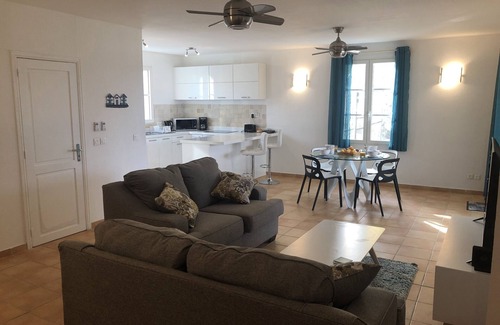 Orient Bay Apartment | Lapis Bleu, 2 bedroom apartment on the beach!