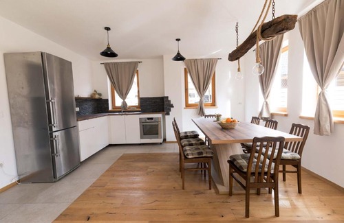 Cerklje na Gorenjskem Apartment | LARCH HOUSE