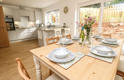 Totland Bay Cottage | LARCH LODGE, pet friendly, character holiday cottage in Totland