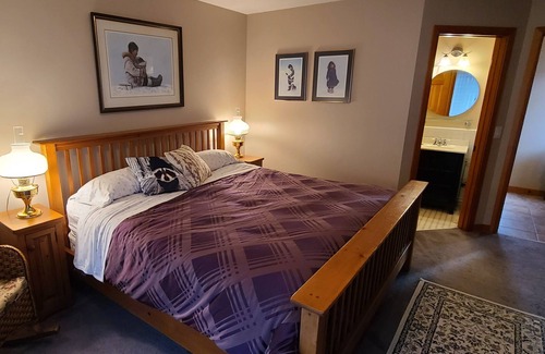 Banff Bed & Breakfast | Larch Room in Banff National Park