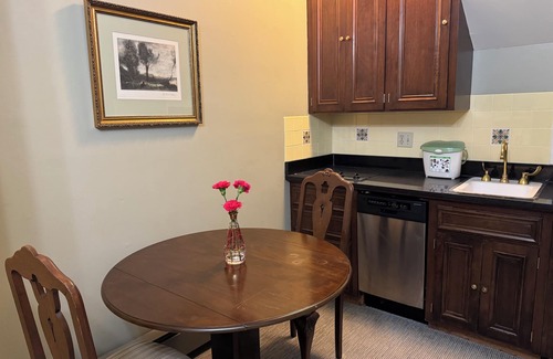 Nob Hill Hotel | Large 1 Bedroom 1 Bath located in a boutique hotel