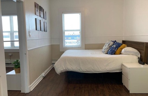 Moose Jaw Apartment | Large 1-bedroom Condo l Downtown l WiFi & Smart TV