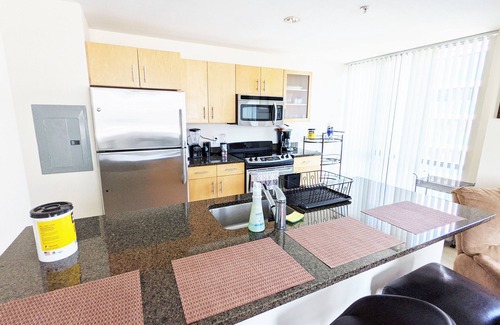 West End Apartment | Large 2 Bed/2Bath By MGH, Washer/Dryer in Suite
