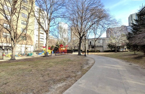 West End Apartment | Large 2 Bed/2Bath By MGH, Washer/Dryer in Suite