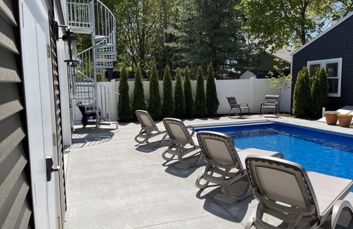 South Haven Cottage | Large, 2-King/2Bath cottage Pool Fireplace, pool table, Beach fire pit,