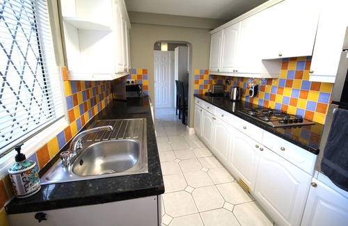 Shirley House | Large 3 Bed Bungalow - Beautiful Refurb - Large Garden - Fast Wifi