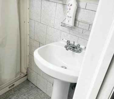 East New York House | Large 3-Bedrooms/2-Bath Apt, One Block to Train