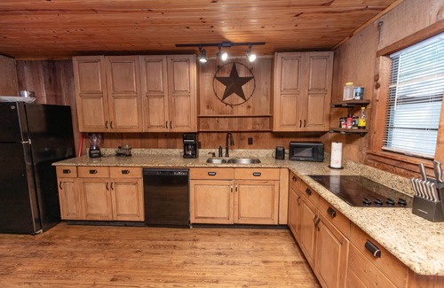 Brookston House | Large 4 Bedroom 2 Bath Country Home with Gorgeous Views