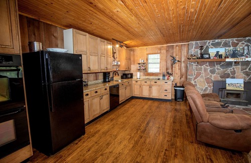 Brookston House | Large 4 Bedroom 2 Bath Country Home with Gorgeous Views