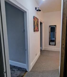 Pembroke Dock House | large 4 bedroom