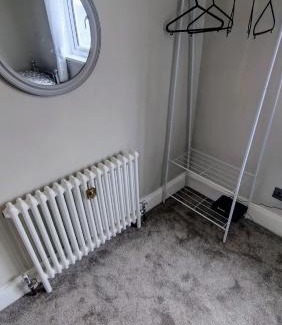 Pembroke Dock House | large 4 bedroom