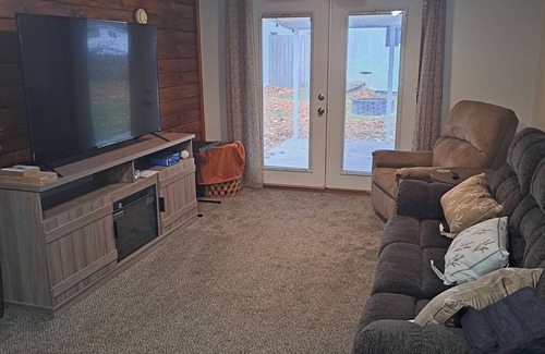 Arkport House | Large 4-bedroom house in Arkport NY with A/C, WiFi. Sleeps 10