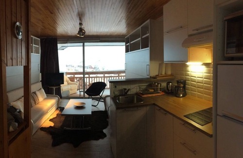 Cognet Apartment | Large 4-person studio with balcony at the foot of the slopes