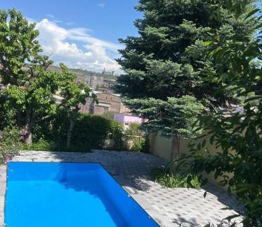 Kentron Villa | LARGE 5 BEDROOM LUXURY VILLA