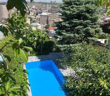 Kentron Villa | LARGE 5 BEDROOM LUXURY VILLA