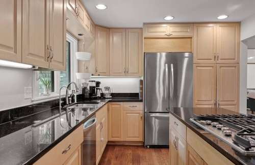 Shoreview House | Large 6-Bedroom Heated Pool - Private Chef