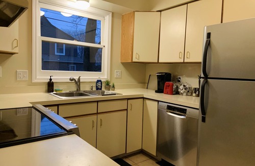 Dicken House | Large 6BR Stadium Getaway, Walk to the Big House!