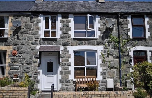 Criccieth Cottage | Large And Attractive Terraced Character Cottage In This Popular Village