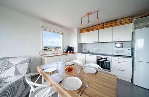 Ovalie Apartment | Large and bright nest with a clear view of the sea