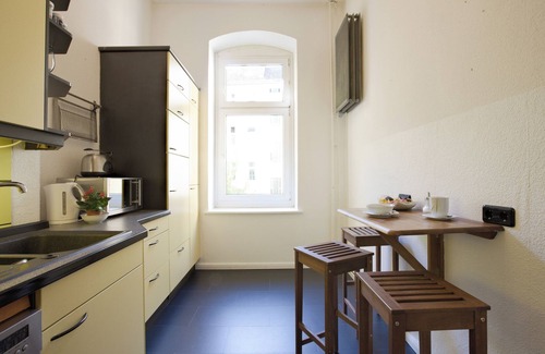 Charlottenburg Apartment | Large and Luxuriously Furnished Apartment w/2 Bedrooms + 1 Living/Dining Room