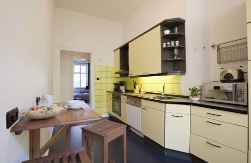 Charlottenburg Apartment | Large and Luxuriously Furnished Apartment w/2 Bedrooms + 1 Living/Dining Room