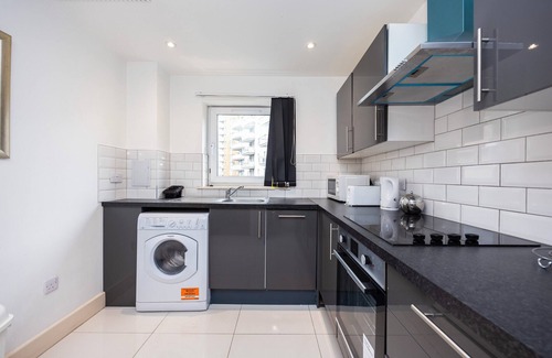 Island Gardens Apartment | Large and Spacious 3 Bedrooms 2 Bathrooms Close to Canary Wharf E14