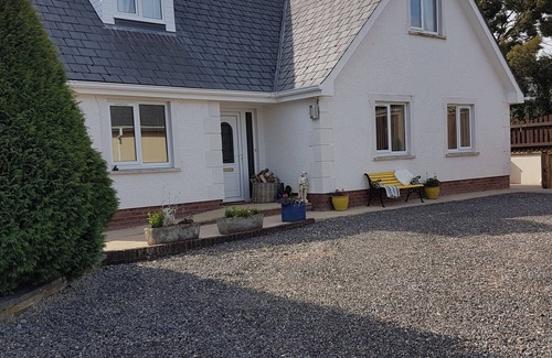 Cardigan House | Large and spacious modern house with heavenly hot tub close to stunning beaches