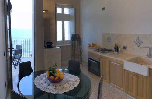 Trapani City Centre Apartment | Large apartment for exclusive use on the sea